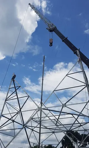 Proyectos de torres de transmisión de energía y telecomunicaciones