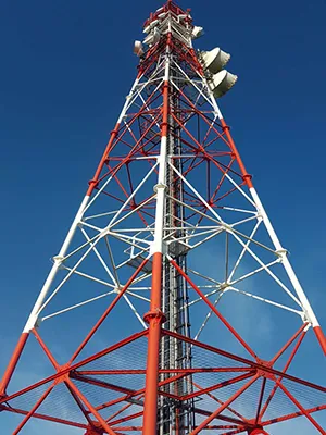 Torre de comunicación tubular