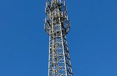 Torre angular de acero de 4 patas de 50m