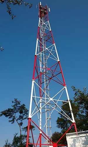 Torre de comunicación tubular de acero de 3 patas