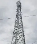 Torre de comunicación tubular de acero de 4 patas