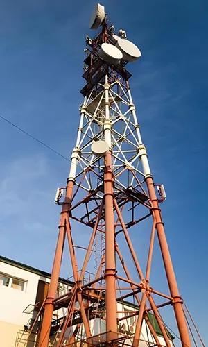 Torre de comunicación tubular de acero de 4 patas