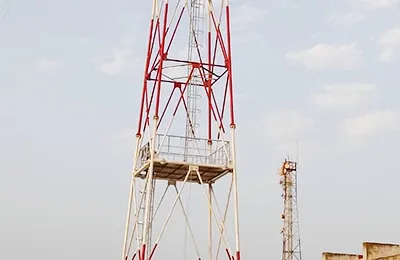 Torre de acero tubular de4 patas de40m