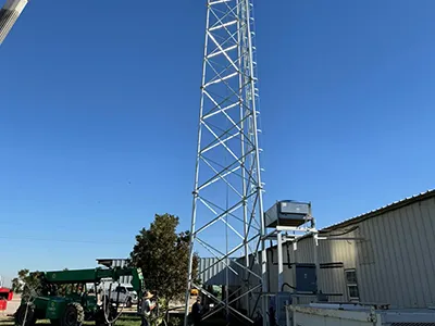 Torre de acero tubular de 3 patas de40m