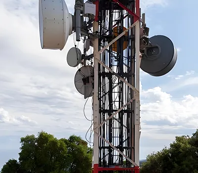 Torre de comunicación por microondas de 55m